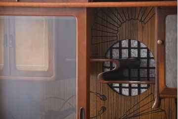 アンティーク家具　アンティーク　前面桑張りの上品な茶箪笥