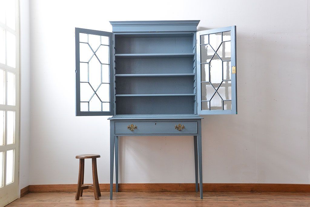 アンティーク家具　アンティークペイント　脚付きキャビネット