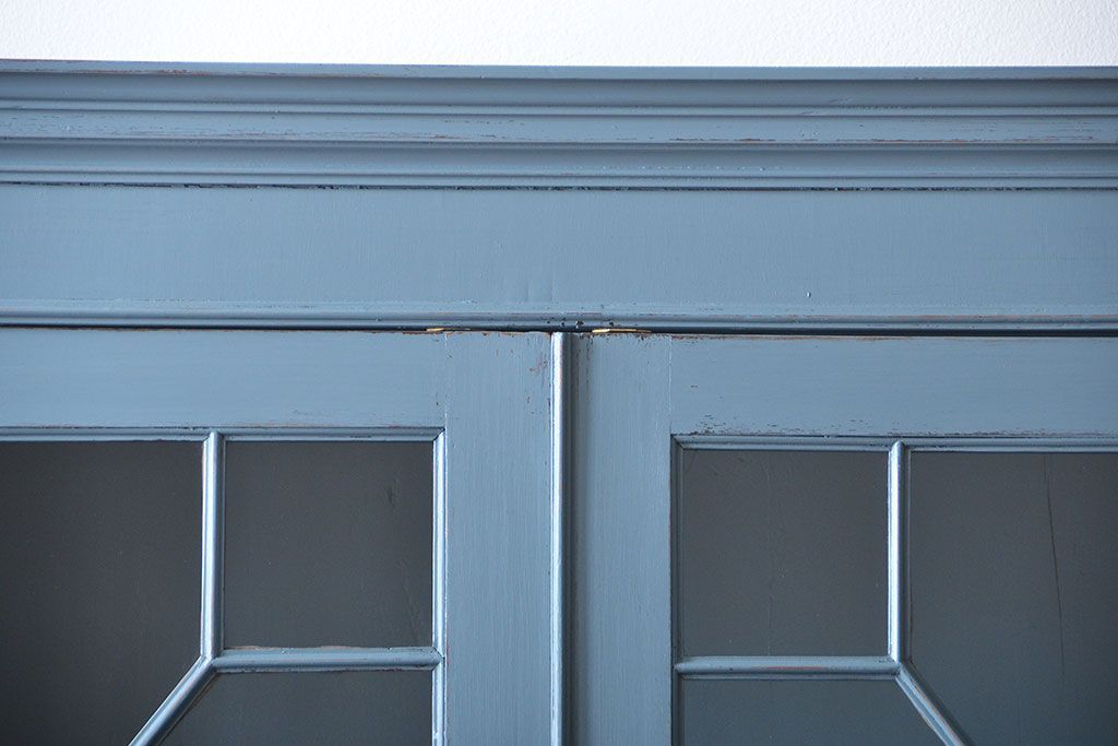 アンティーク家具　アンティークペイント　脚付きキャビネット