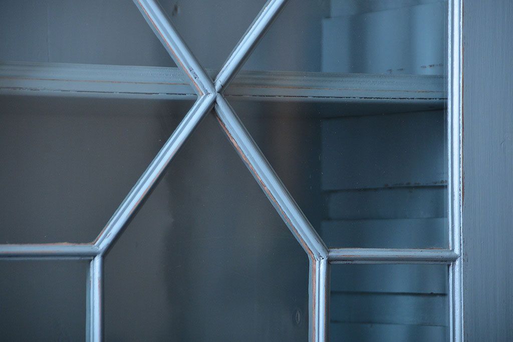 アンティーク家具　アンティークペイント　脚付きキャビネット