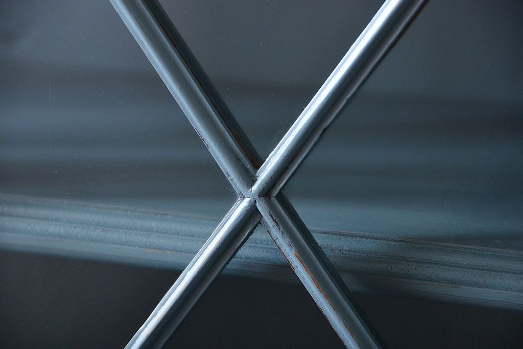 アンティーク家具　アンティークペイント　脚付きキャビネット