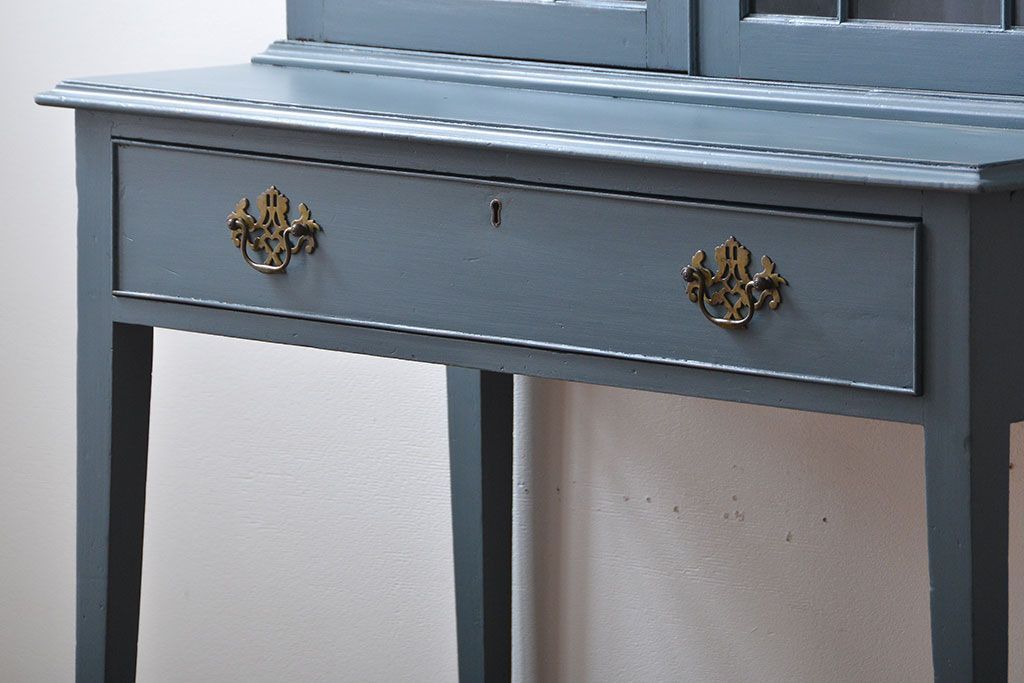 アンティーク家具　アンティークペイント　脚付きキャビネット