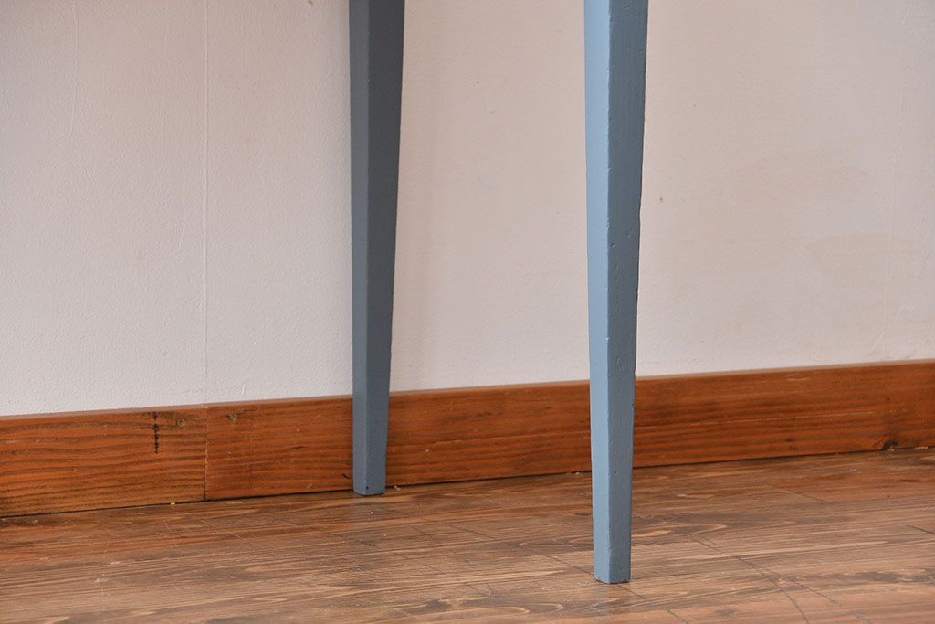 アンティーク家具　アンティークペイント　脚付きキャビネット