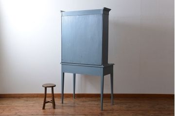 アンティーク家具　アンティークペイント　脚付きキャビネット