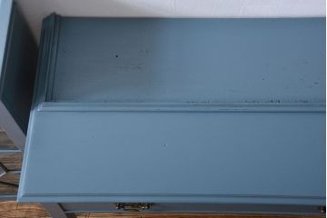 アンティーク家具　アンティークペイント　脚付きキャビネット