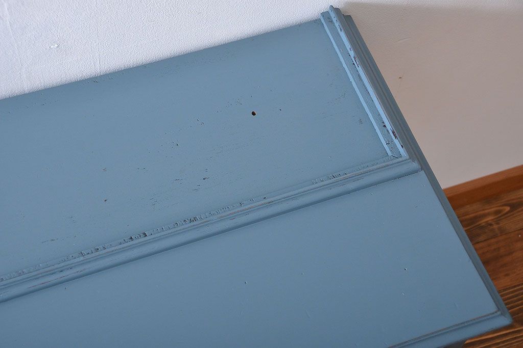 アンティーク家具　アンティークペイント　脚付きキャビネット