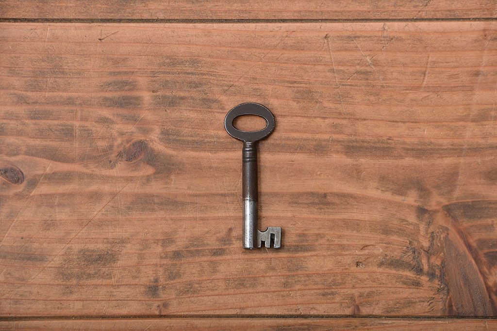 アンティーク家具　アンティークペイント　脚付きキャビネット