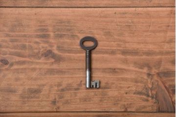 アンティーク家具　アンティークペイント　脚付きキャビネット