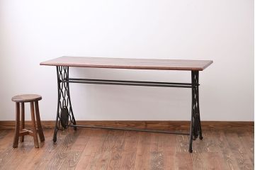 アンティーク家具　アンティーク　すてきなミシンテーブル(ミシン台)