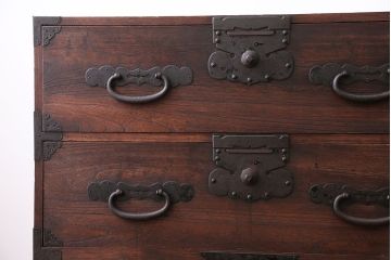 アンティーク家具　古民具・骨董　前面桐材の衣装箪笥(桐箪笥、桐たんす)