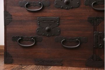 アンティーク家具　古民具・骨董　前面桐材の衣装箪笥(桐箪笥、桐たんす)