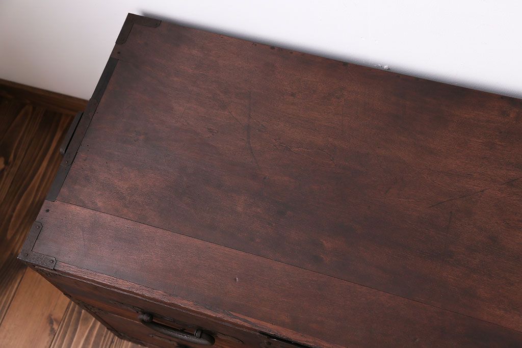 アンティーク家具　古民具・骨董　前面桐材の衣装箪笥(桐箪笥、桐たんす)