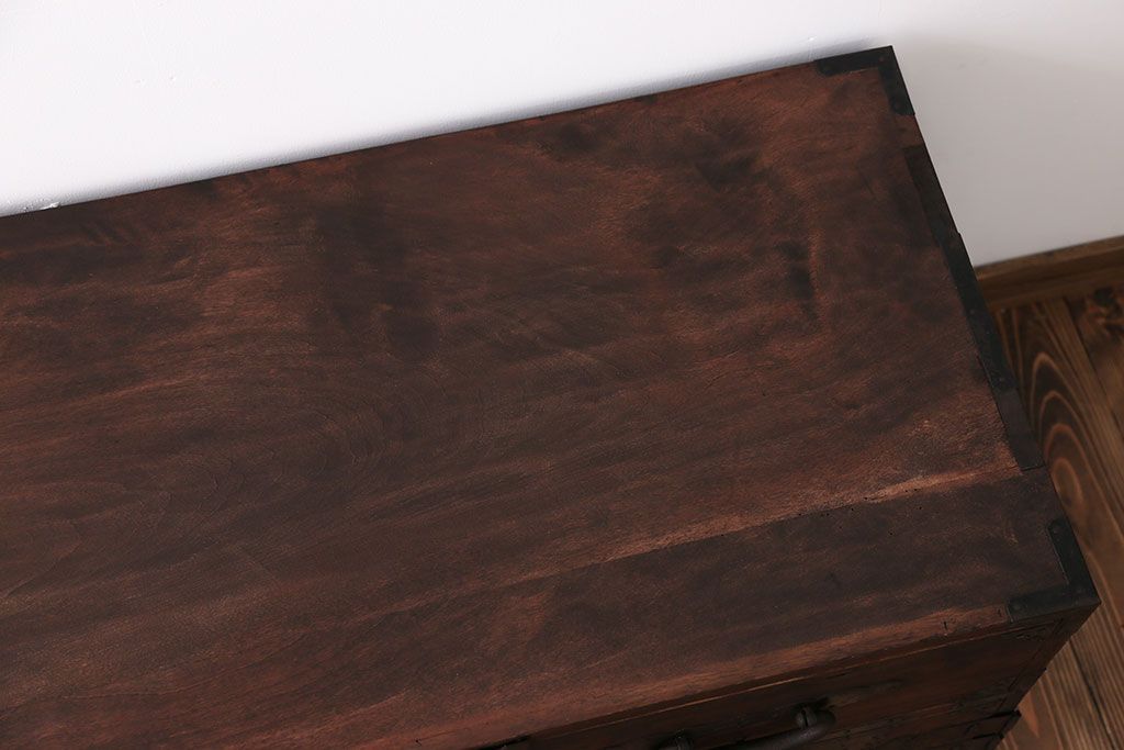 アンティーク家具　古民具・骨董　前面桐材の衣装箪笥(桐箪笥、桐たんす)