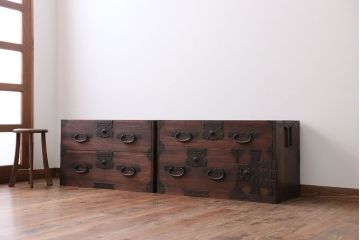 アンティーク家具　古民具・骨董　前面桐材の衣装箪笥(桐箪笥、桐たんす)