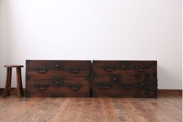 アンティーク家具　古民具・骨董　前面桐材の衣装箪笥(桐箪笥、桐たんす)