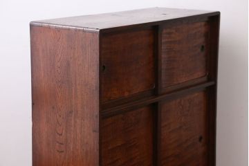 アンティーク家具　引き出し二杯付き!タモ材の収納戸棚