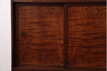アンティーク家具　引き出し二杯付き!タモ材の収納戸棚