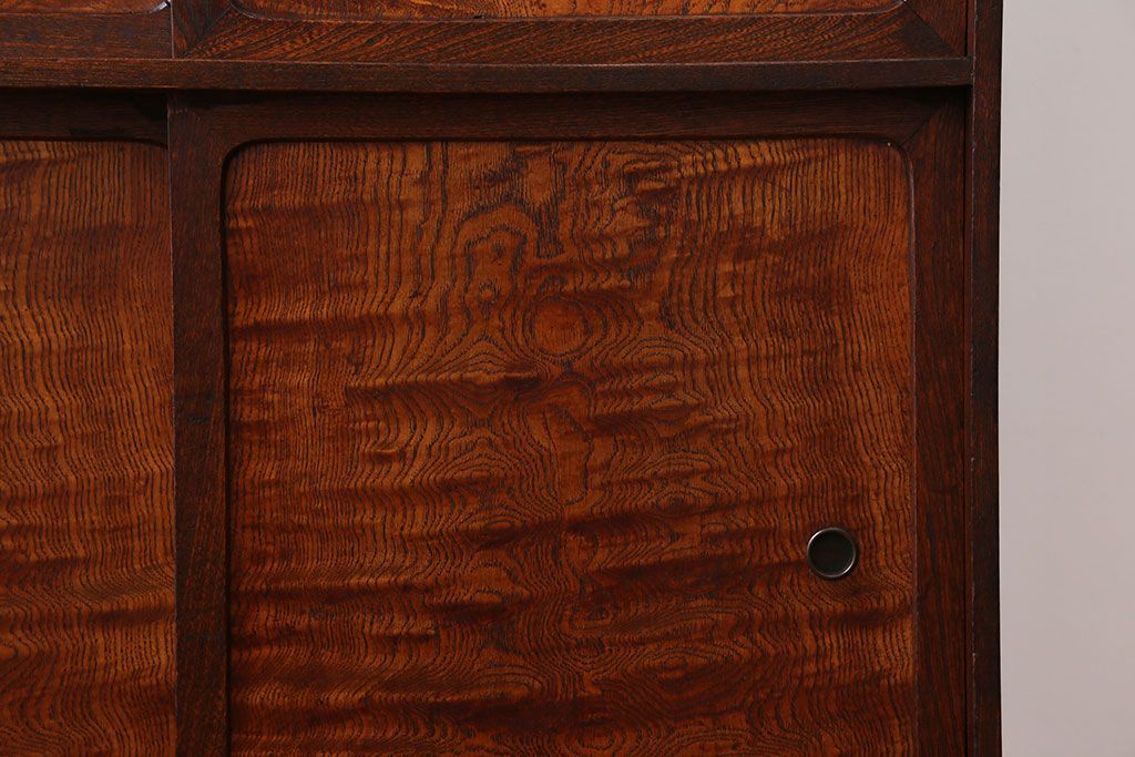 アンティーク家具　引き出し二杯付き!タモ材の収納戸棚