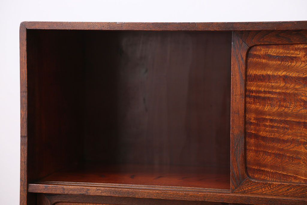 アンティーク家具　引き出し二杯付き!タモ材の収納戸棚