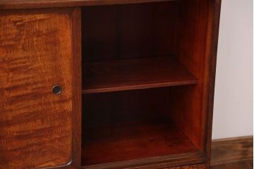 アンティーク家具　引き出し二杯付き!タモ材の収納戸棚