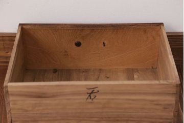 アンティーク家具　引き出し二杯付き!タモ材の収納戸棚