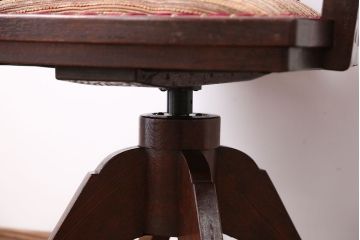 アンティーク家具　大正ロマン　ナラ材の回転椅子