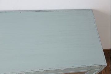 アンティーク家具　アンティークペイント　ダイヤガラス入り脚付き収納棚