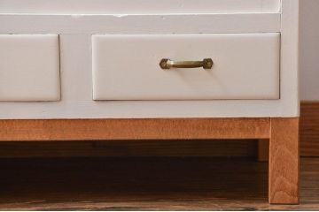 アンティーク家具　気泡ガラス入りペイント収納棚