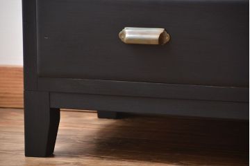 レトロ家具　昭和レトロ　モールガラス入り!脚付きペイント収納棚