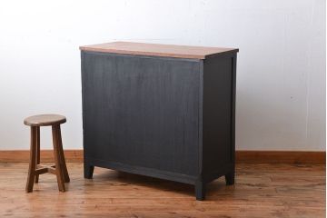 レトロ家具　昭和レトロ　モールガラス入り!脚付きペイント収納棚