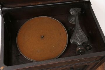 ジャンク品　レコードプレーヤー(蓄音機)　ビクターJRE-31