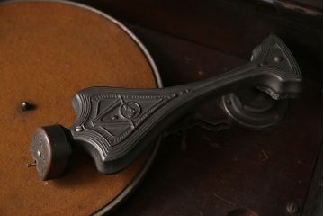 ジャンク品　レコードプレーヤー(蓄音機)　ビクターJRE-31