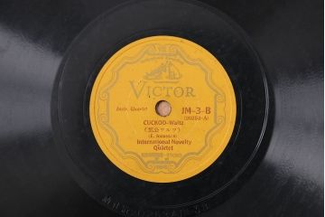 ジャンク品　レコードプレーヤー(蓄音機)　ビクターJRE-31