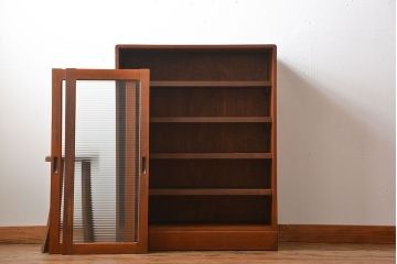 レトロ家具　昭和レトロ　モールガラス入りガラス戸収納棚