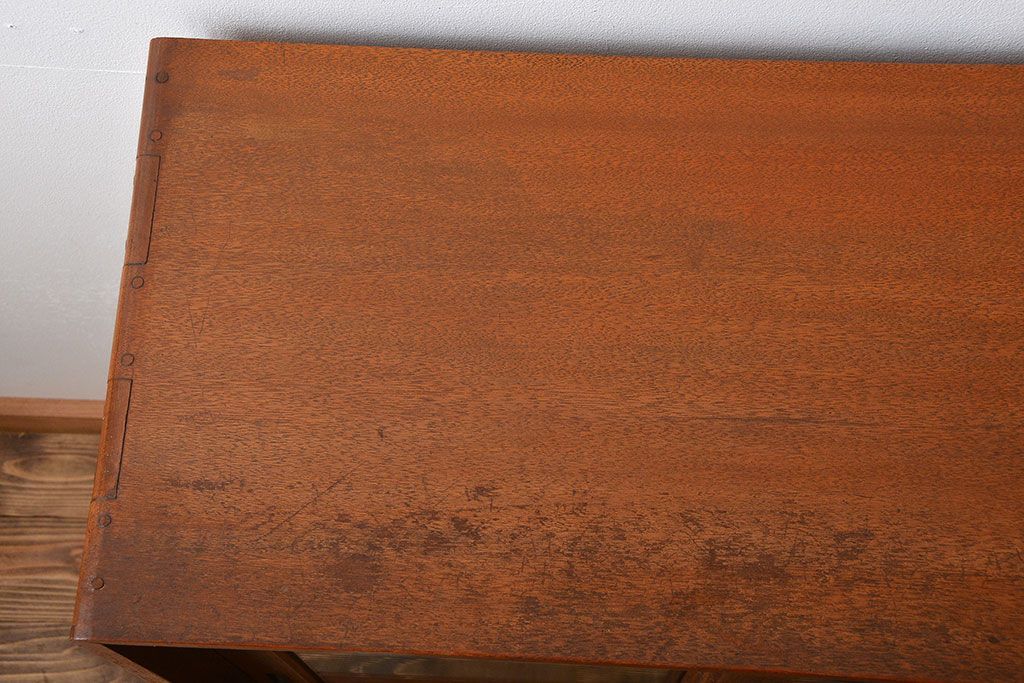 レトロ家具　昭和レトロ　モールガラス入りガラス戸収納棚