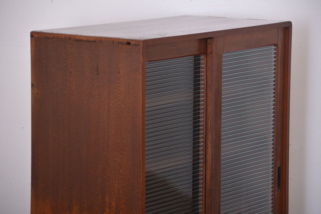 レトロ家具　昭和レトロ　モールガラス入りガラス戸収納棚