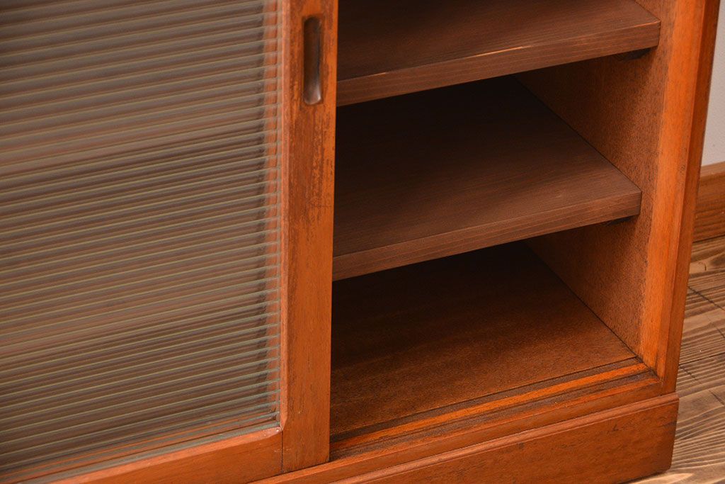 レトロ家具　昭和レトロ　モールガラス入りガラス戸収納棚