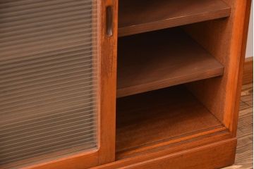 レトロ家具　昭和レトロ　モールガラス入りガラス戸収納棚