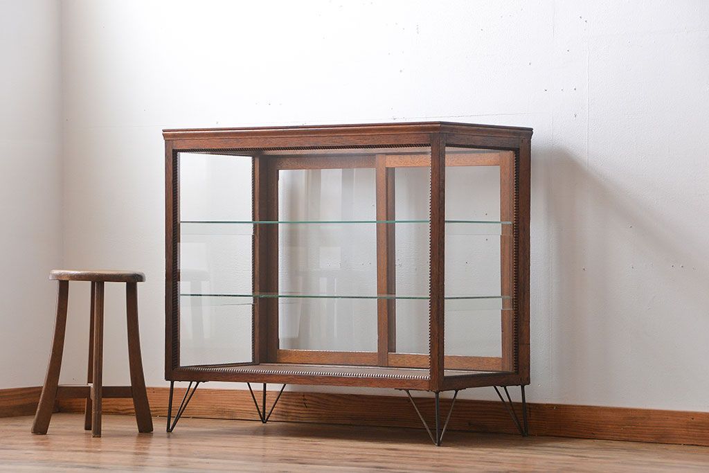 アンティーク家具　アンティーク　鉄脚付きガラスケース