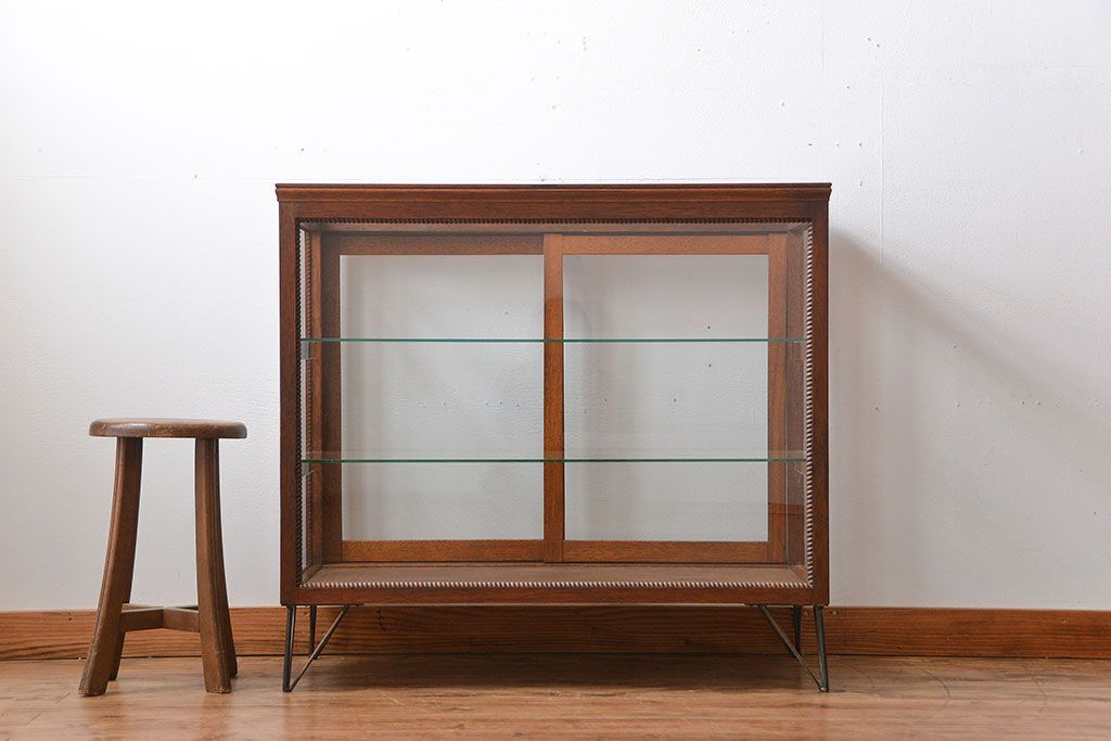 アンティーク家具　アンティーク　鉄脚付きガラスケース