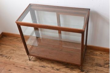 アンティーク家具　アンティーク　鉄脚付きガラスケース