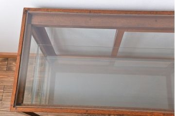 アンティーク家具　アンティーク　鉄脚付きガラスケース