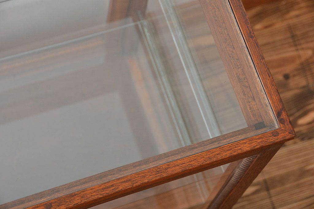 アンティーク家具　アンティーク　鉄脚付きガラスケース