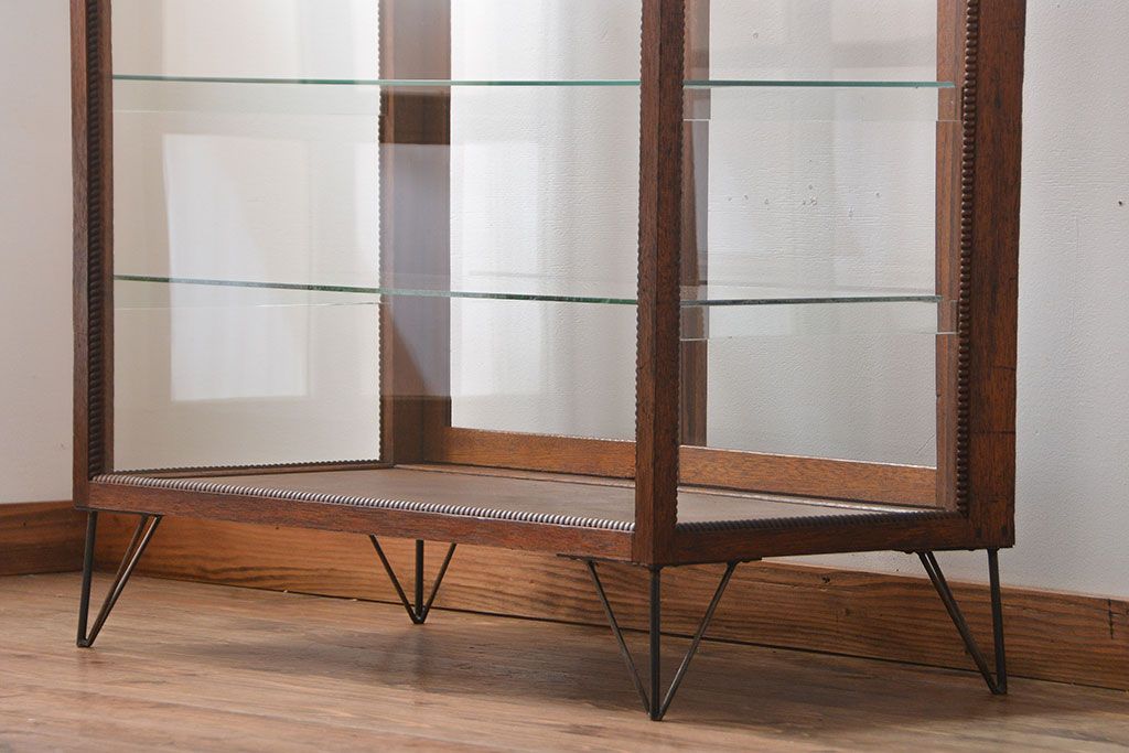 アンティーク家具　アンティーク　鉄脚付きガラスケース