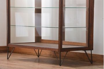 アンティーク家具　アンティーク　鉄脚付きガラスケース