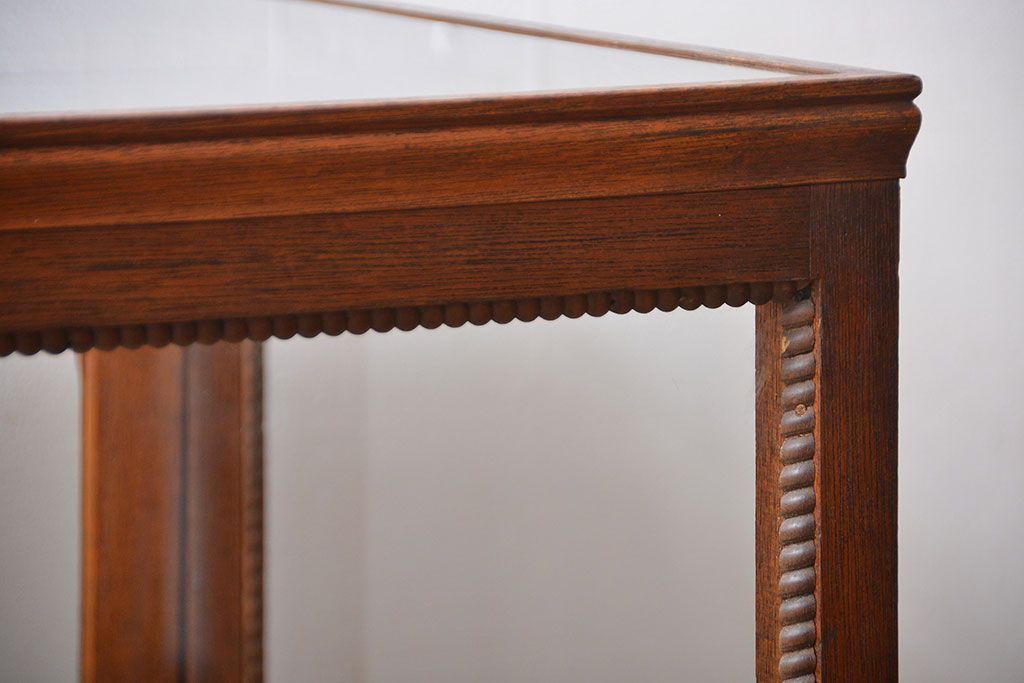 アンティーク家具　アンティーク　鉄脚付きガラスケース