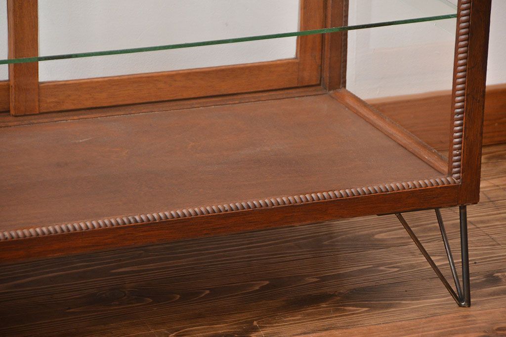 アンティーク家具　アンティーク　鉄脚付きガラスケース