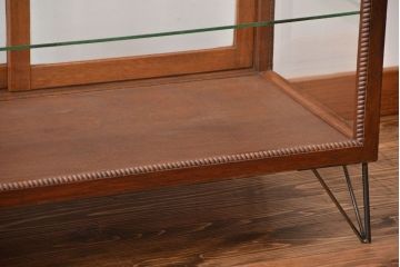 アンティーク家具　アンティーク　鉄脚付きガラスケース