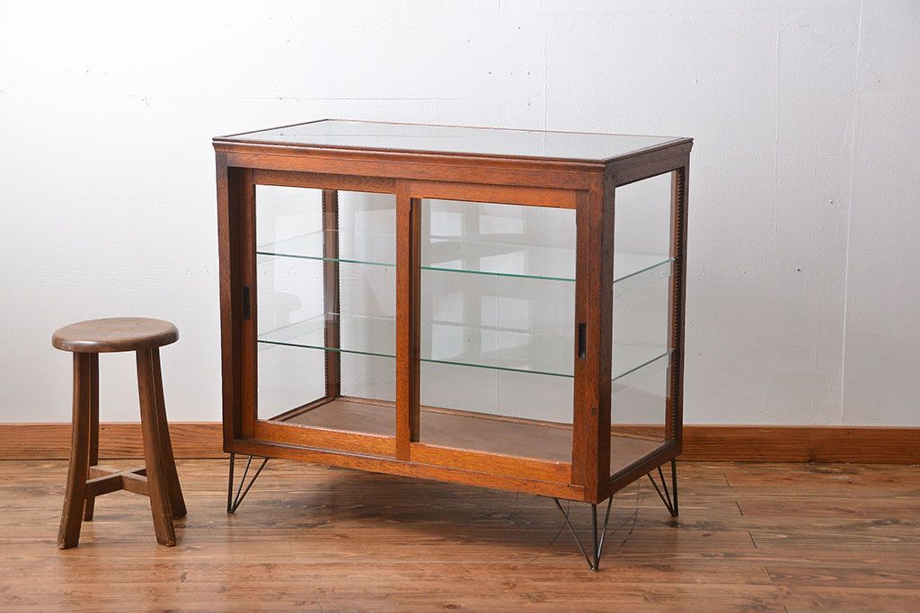 アンティーク家具　アンティーク　鉄脚付きガラスケース