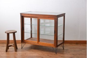 アンティーク家具　アンティーク　鉄脚付きガラスケース